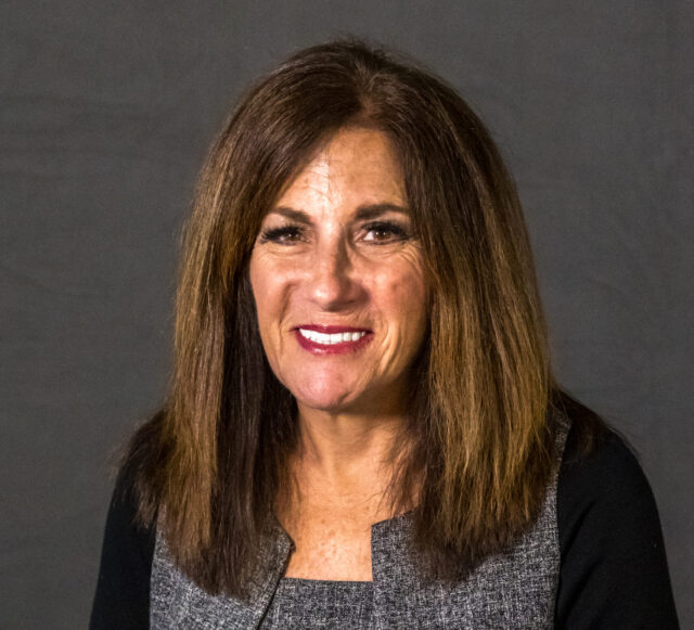 Lori Raphael : Funeral Cosmetologist